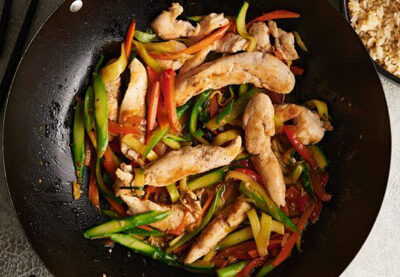 Stir Fry Chicken with a Blend of Quinoa and Rice